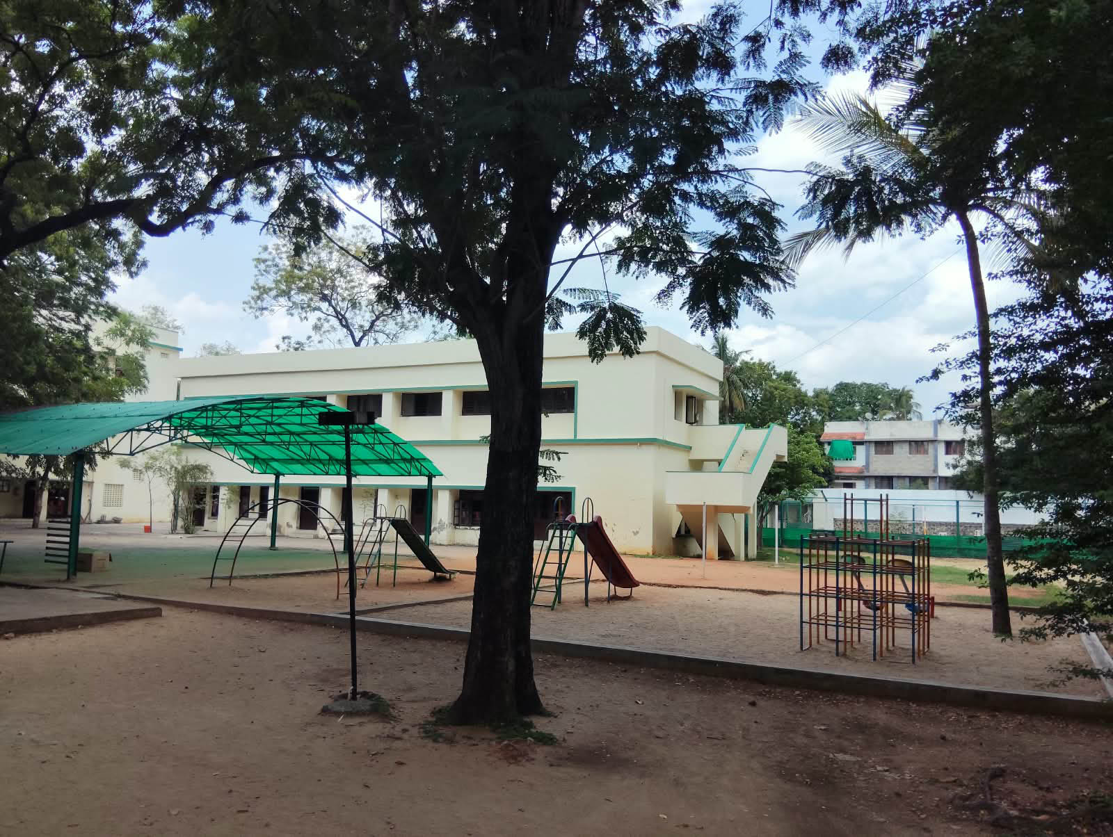 KIDS PLAY AREA